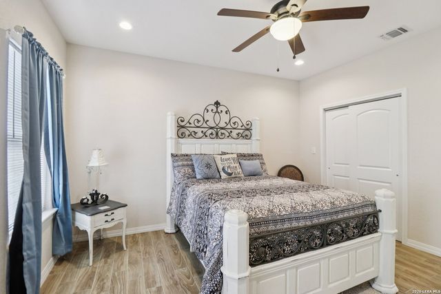 311 Abrego Lake, Floresville, TX 78114