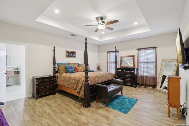 311 Abrego Lake, Floresville, TX 78114