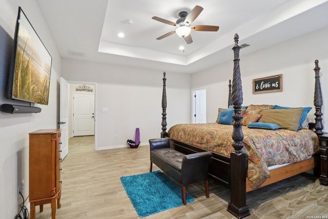 311 Abrego Lake, Floresville, TX 78114