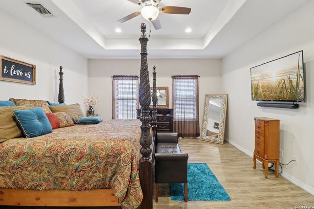 311 Abrego Lake, Floresville, TX 78114