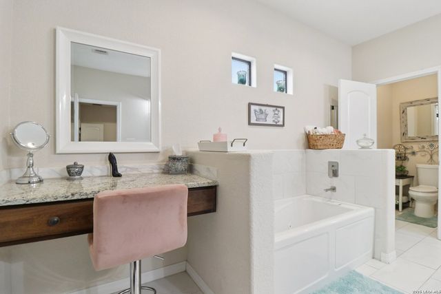 311 Abrego Lake, Floresville, TX 78114