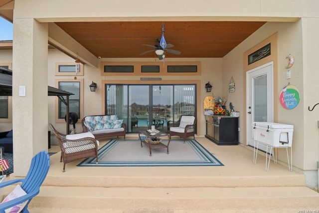 311 Abrego Lake, Floresville, TX 78114