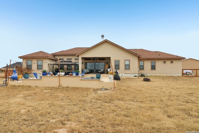 311 Abrego Lake, Floresville, TX 78114