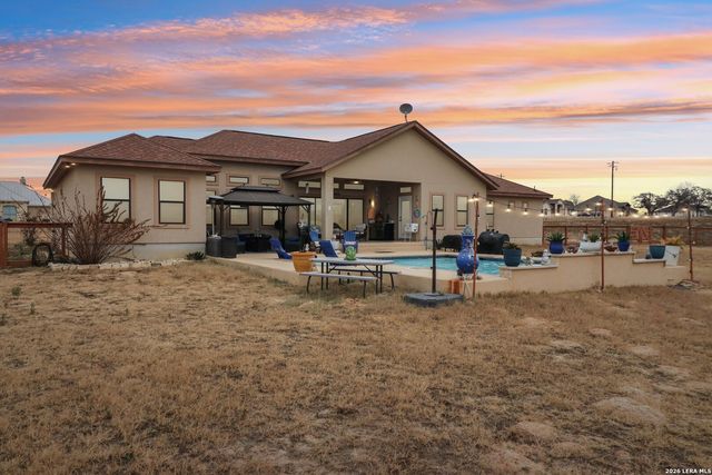 311 Abrego Lake, Floresville, TX 78114