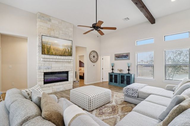 311 Abrego Lake, Floresville, TX 78114