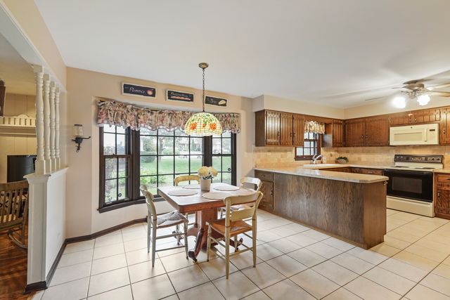 311 Clearbrook Court, Schaumburg, IL 60193