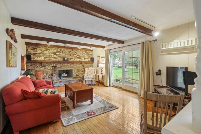 311 Clearbrook Court, Schaumburg, IL 60193