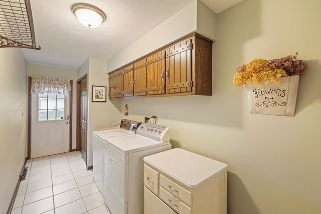 311 Clearbrook Court, Schaumburg, IL 60193
