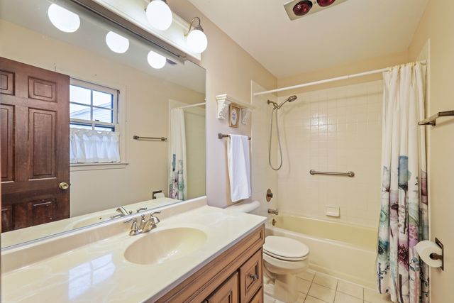 311 Clearbrook Court, Schaumburg, IL 60193