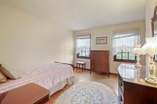 311 Clearbrook Court, Schaumburg, IL 60193