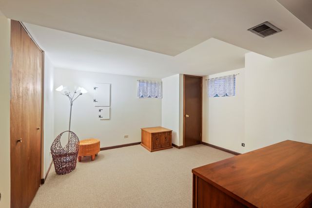 311 Clearbrook Court, Schaumburg, IL 60193