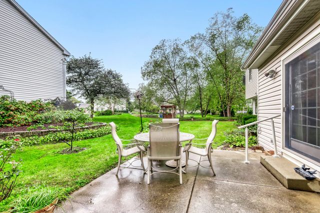 311 Clearbrook Court, Schaumburg, IL 60193