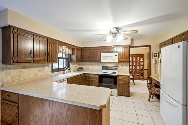 311 Clearbrook Court, Schaumburg, IL 60193