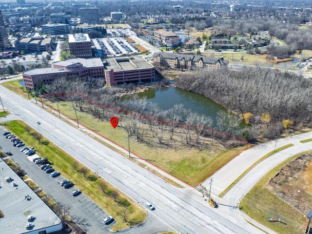 1S628 Oakbrook Lake, Oak Brook, IL 60181