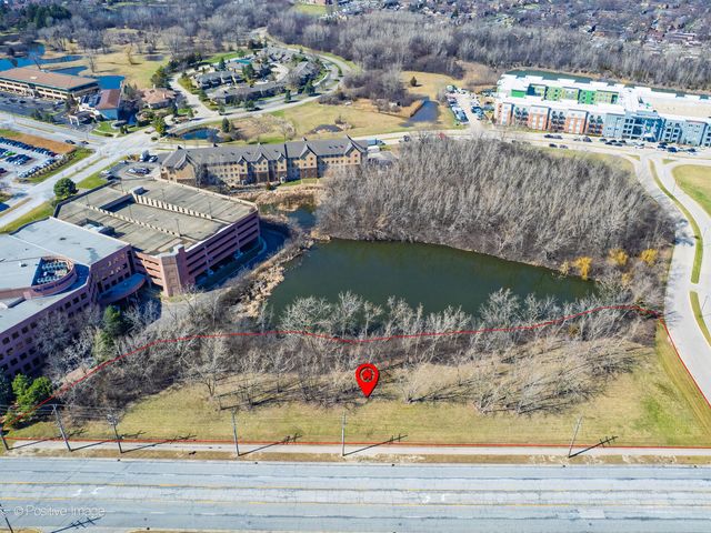 1S628 Oakbrook Lake, Oak Brook, IL 60181