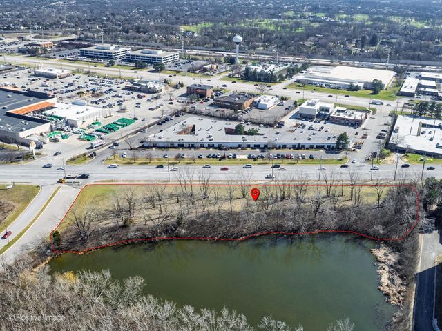 1S628 Oakbrook Lake, Oak Brook, IL 60181