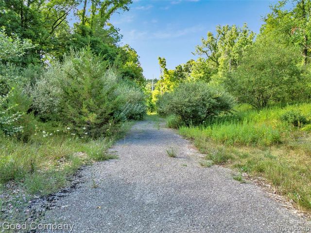 3187 Mapleridge, Milford, MI 48380