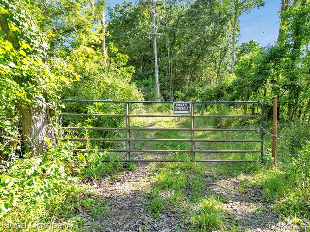 3187 Mapleridge, Milford, MI 48380
