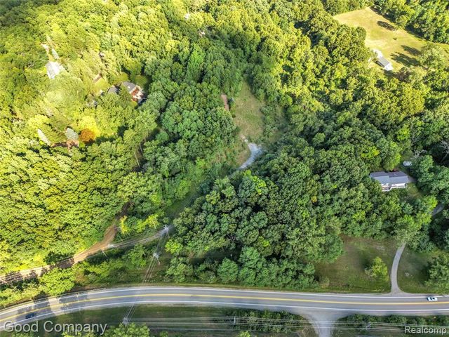 3187 Mapleridge, Milford, MI 48380