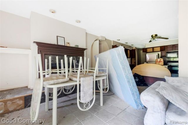 3187 Mapleridge, Milford, MI 48380