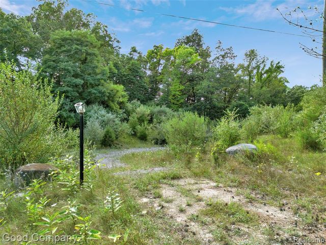 3187 Mapleridge, Milford, MI 48380