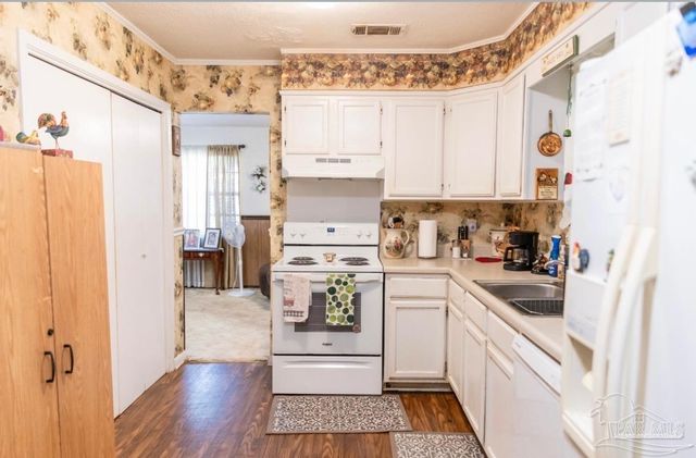 7569 Pine Meadows Loop, North Pace, FL 32571