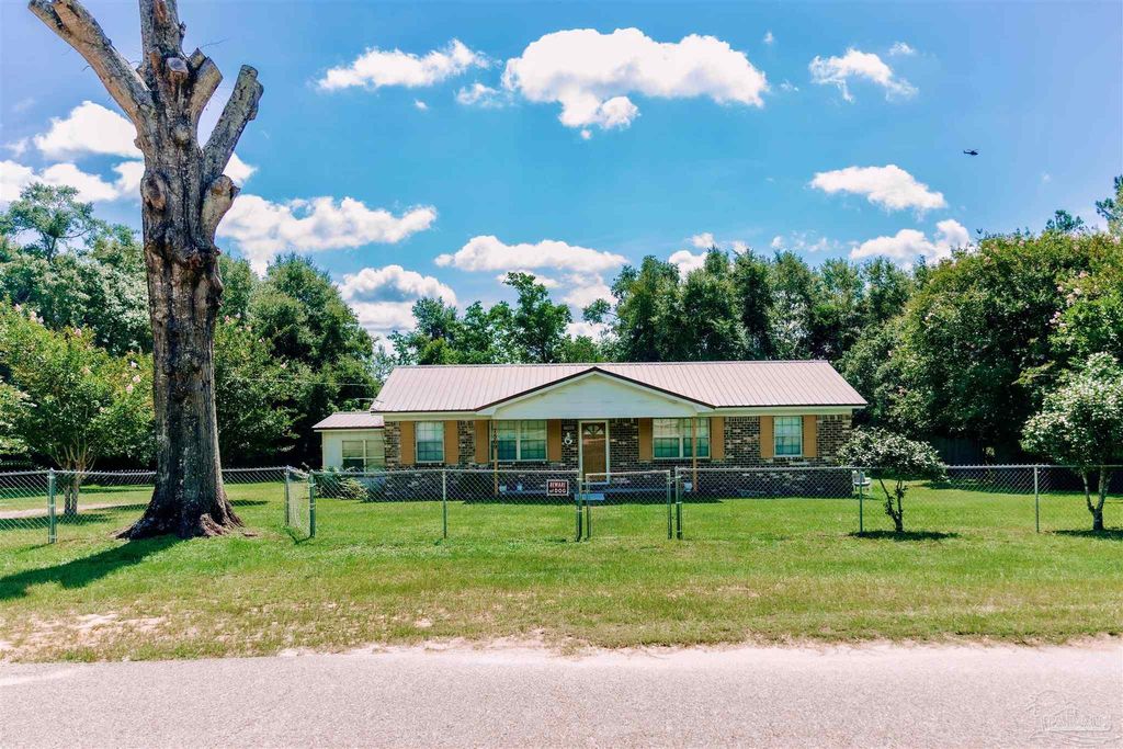 7569 Pine Meadows Loop, North Pace, FL 32571