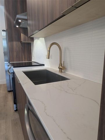 1701 Simond Ave 216, Austin, TX 78723