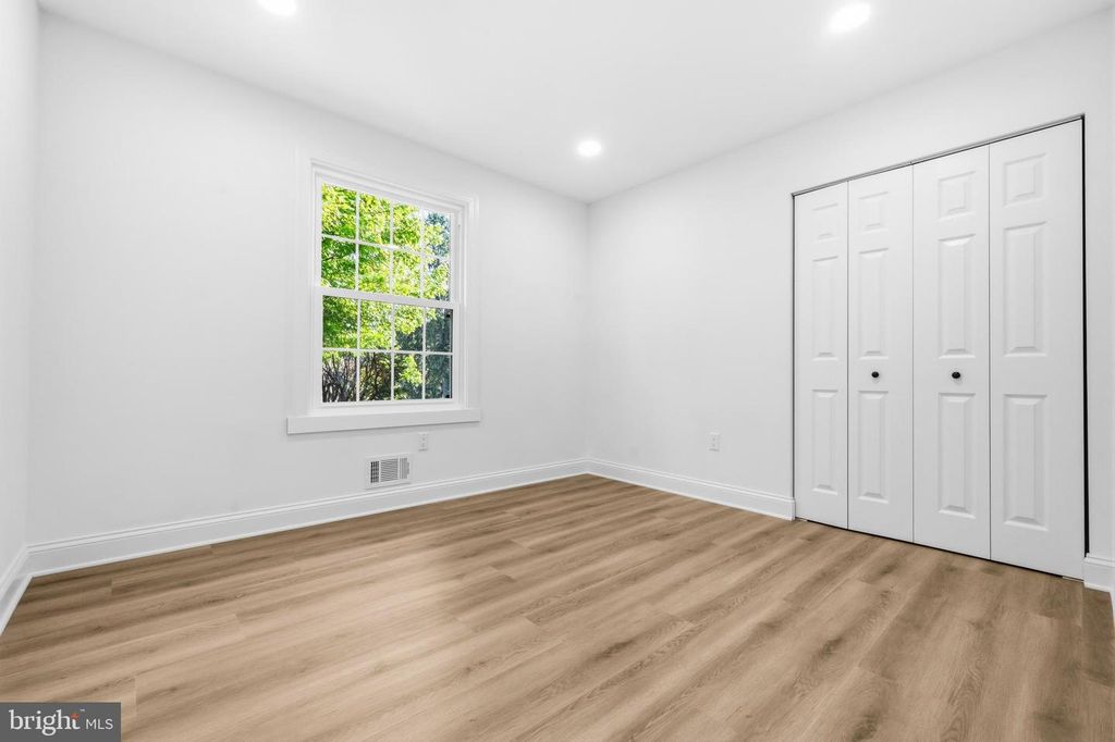 Image 25 of property listing at 9398 PAULSKIRK DR, Ellicott City, MD 21042