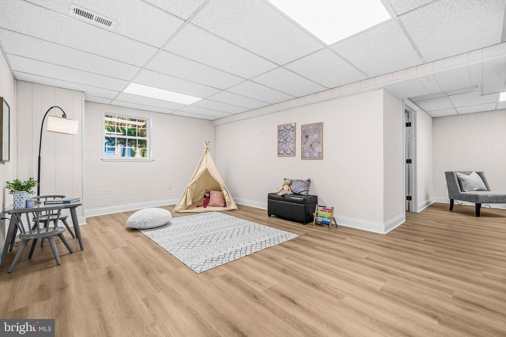 Image 30 of property listing at 9398 PAULSKIRK DR, Ellicott City, MD 21042