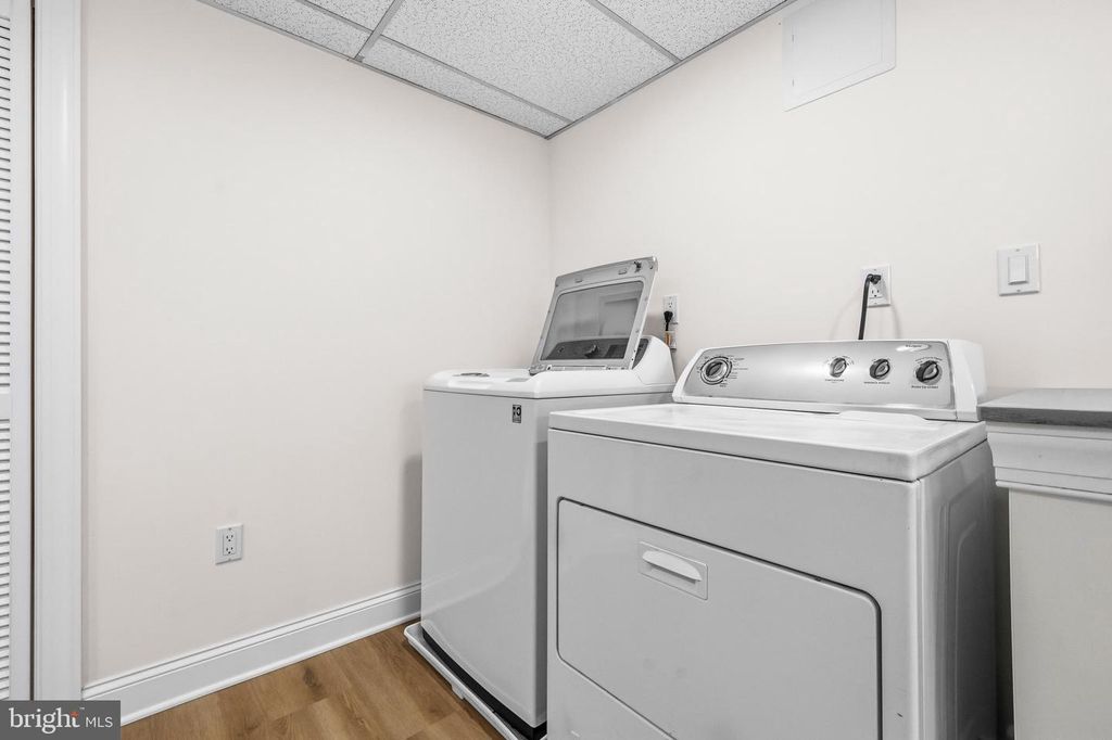 Image 38 of property listing at 9398 PAULSKIRK DR, Ellicott City, MD 21042