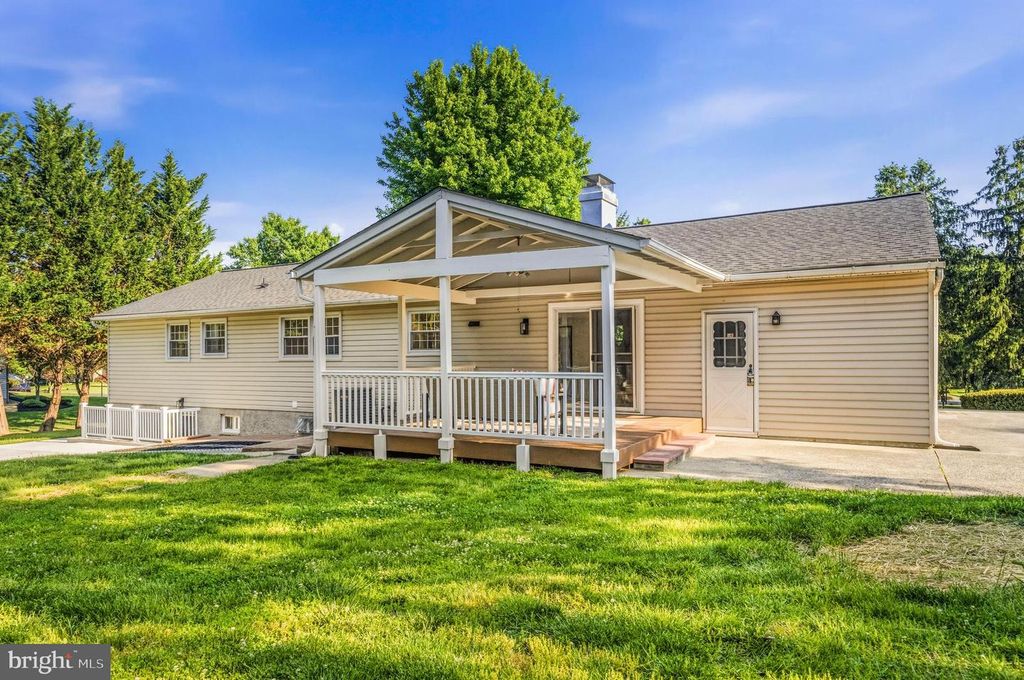 Image 46 of property listing at 9398 PAULSKIRK DR, Ellicott City, MD 21042