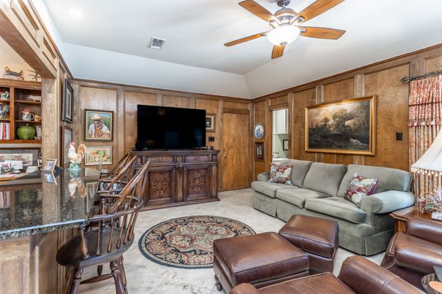 308 Wheeler Creek Court, Gainesville, TX 76240