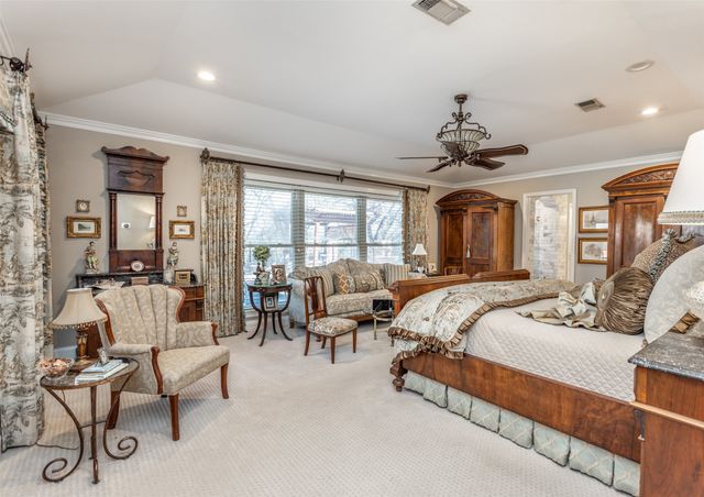 308 Wheeler Creek Court, Gainesville, TX 76240