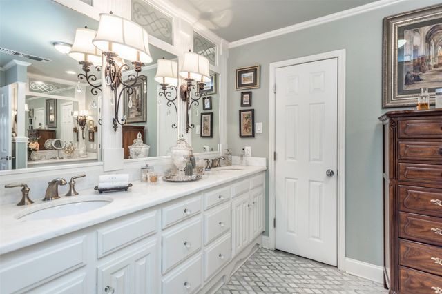 308 Wheeler Creek Court, Gainesville, TX 76240