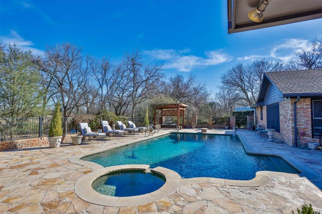 308 Wheeler Creek Court, Gainesville, TX 76240