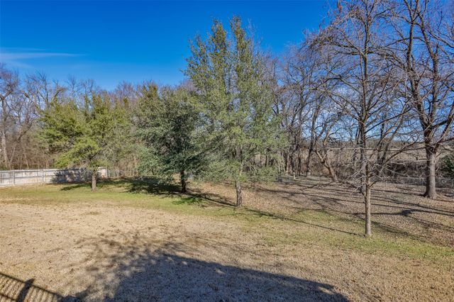 308 Wheeler Creek Court, Gainesville, TX 76240