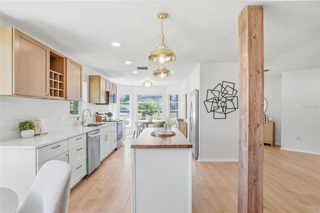 6119 55TH AVENUE CIRCLE E, Bradenton, FL 34203