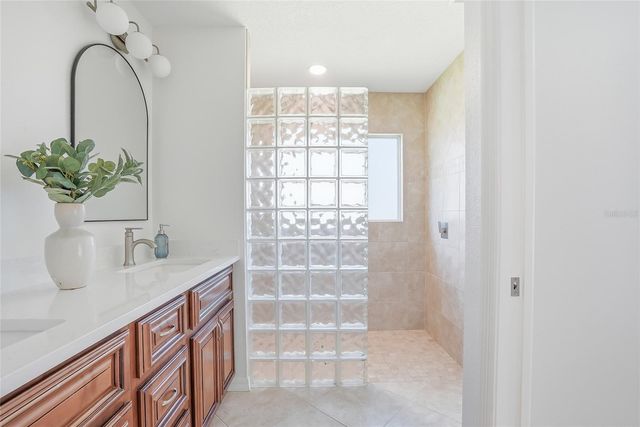 6119 55TH AVENUE CIRCLE E, Bradenton, FL 34203