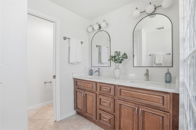 6119 55TH AVENUE CIRCLE E, Bradenton, FL 34203