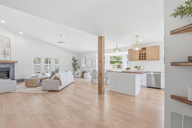6119 55TH AVENUE CIRCLE E, Bradenton, FL 34203