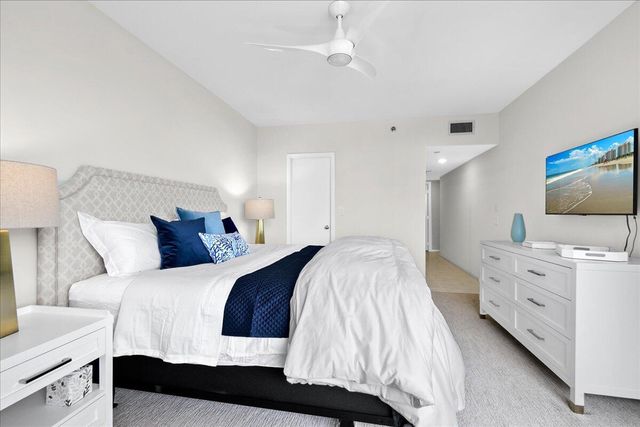 3322 Casseekey Island Road 201, Jupiter, FL 33477