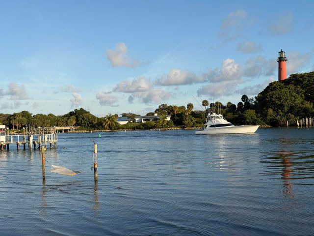 3322 Casseekey Island Road 201, Jupiter, FL 33477