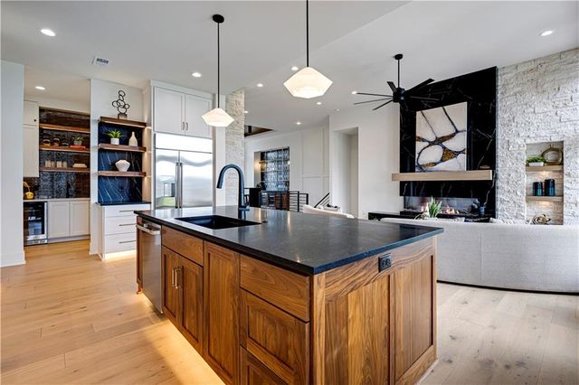 11801 W 181ST Street, Overland Park, KS 66013