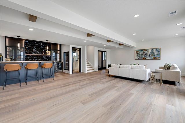 11801 W 181ST Street, Overland Park, KS 66013