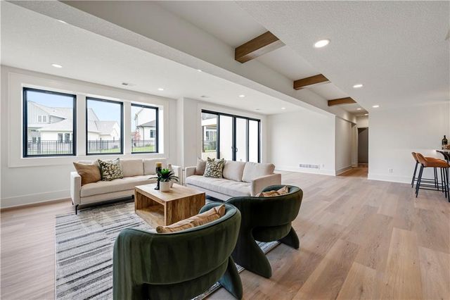 11801 W 181ST Street, Overland Park, KS 66013
