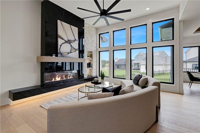 11801 W 181ST Street, Overland Park, KS 66013