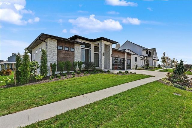 11801 W 181ST Street, Overland Park, KS 66013