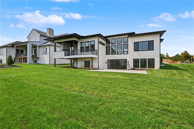 11801 W 181ST Street, Overland Park, KS 66013