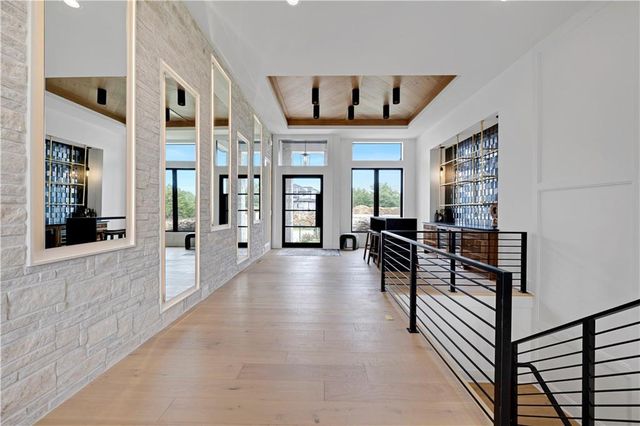 11801 W 181ST Street, Overland Park, KS 66013